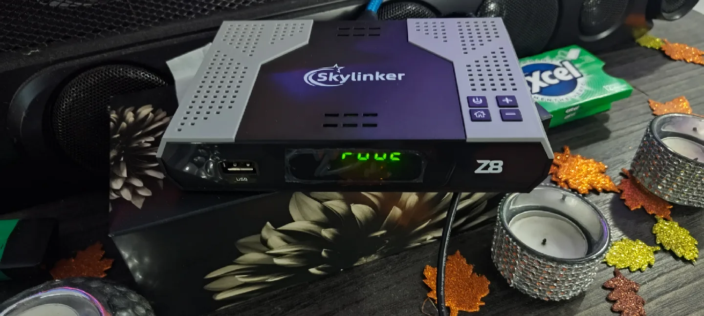 Skylinker Z8 4K Hybrid Android DVB-S2 Box image indicator(8)