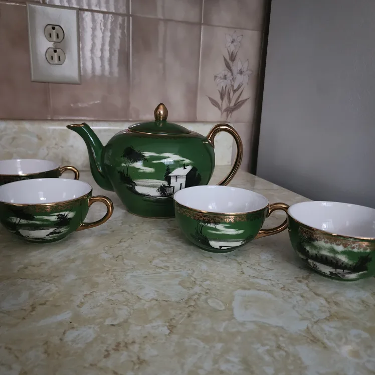 Vintage Green Tea Set with Teapot image indicator(2)