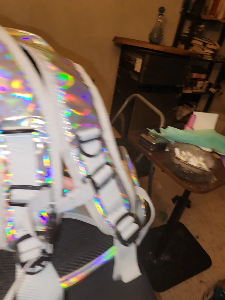 Kuddli  Holographic Pet Carrier Backpack - NEW image indicator(6)