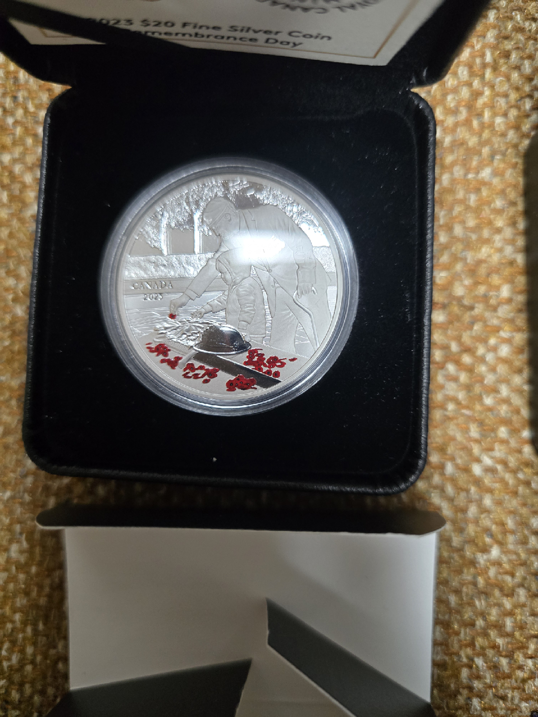 Royal Canadian Mint $20 Fine Silver Coins $115 &$150 - photo 3