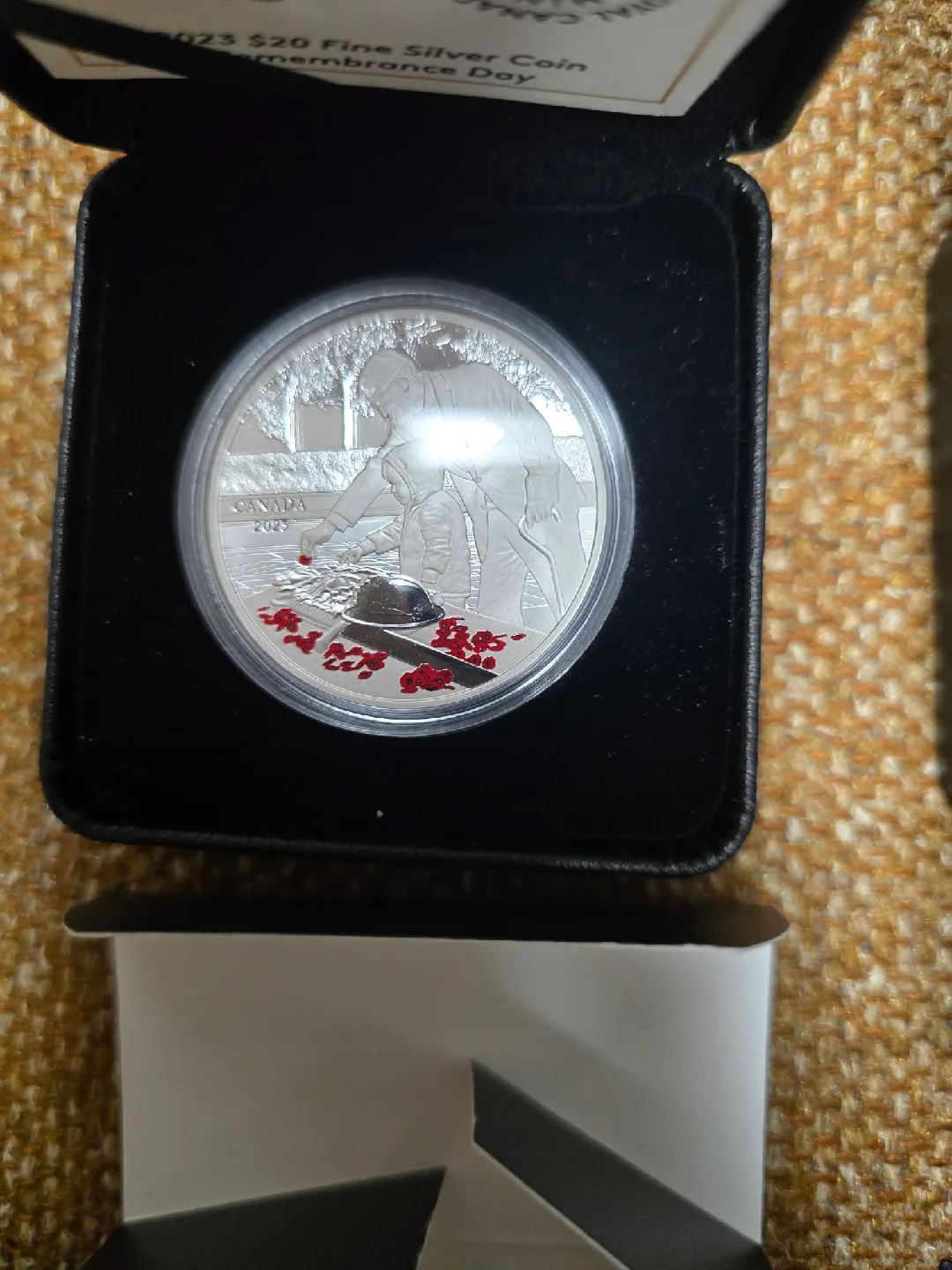 Royal Canadian Mint $20 Fine Silver Coins $115 &$150 image indicator(3)