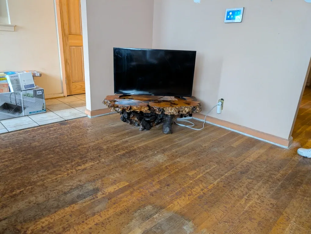 Unique Natural Wood Coffee Table image indicator(7)