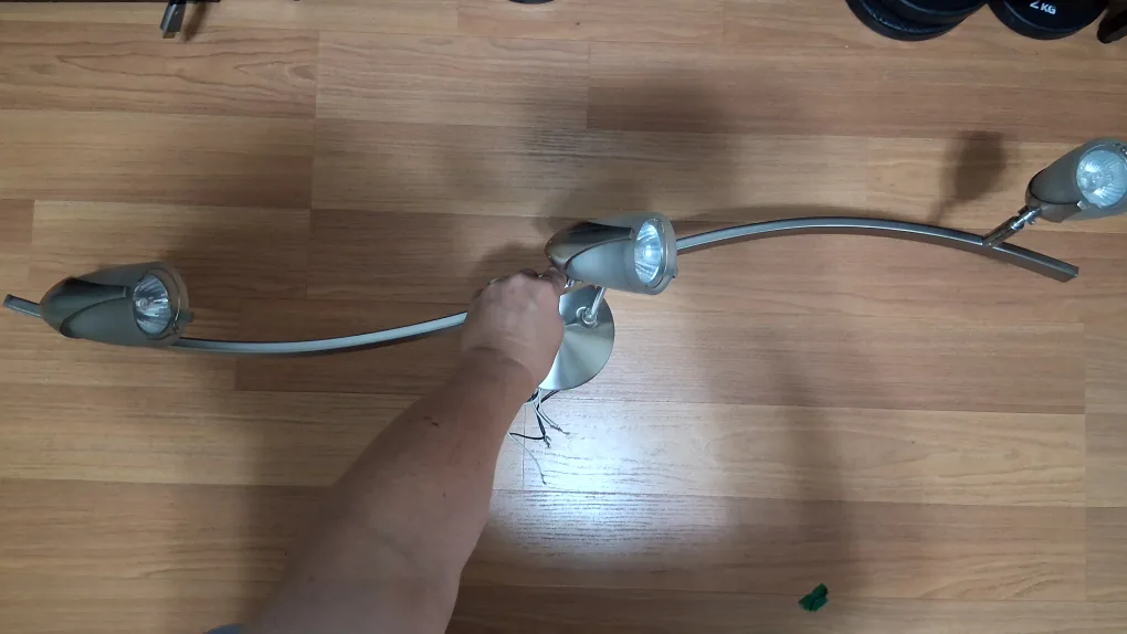 Spotlight with 3 heads image indicator(2)