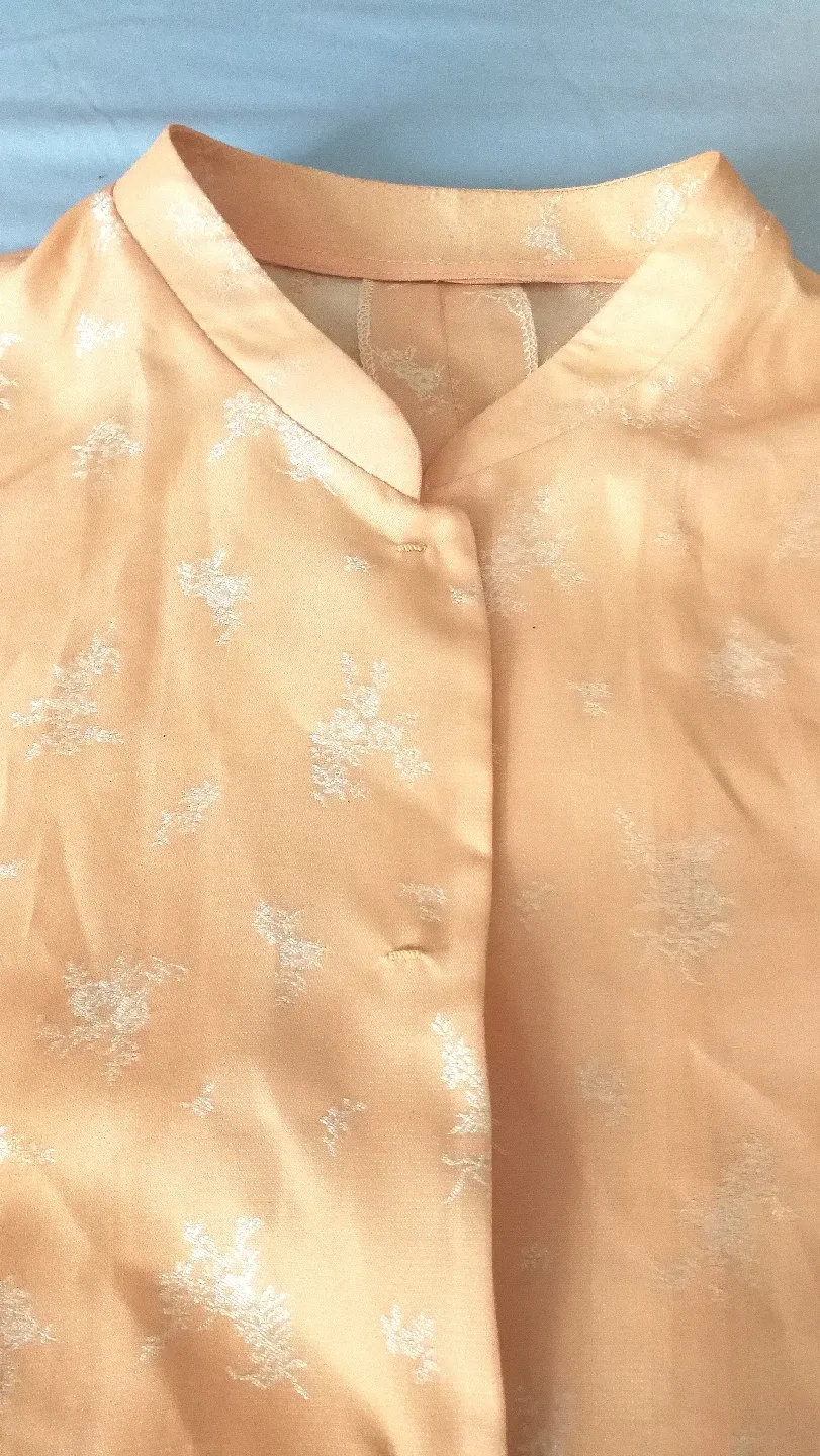 Vintage Peach Mandarin Collar Blouse - size S image indicator(2)