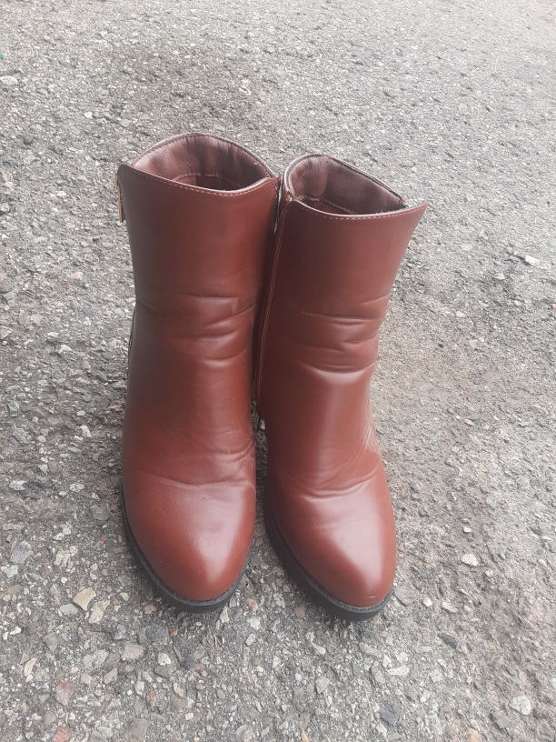 Brown Ankle Boots NY&C  Size 9 - photo 3