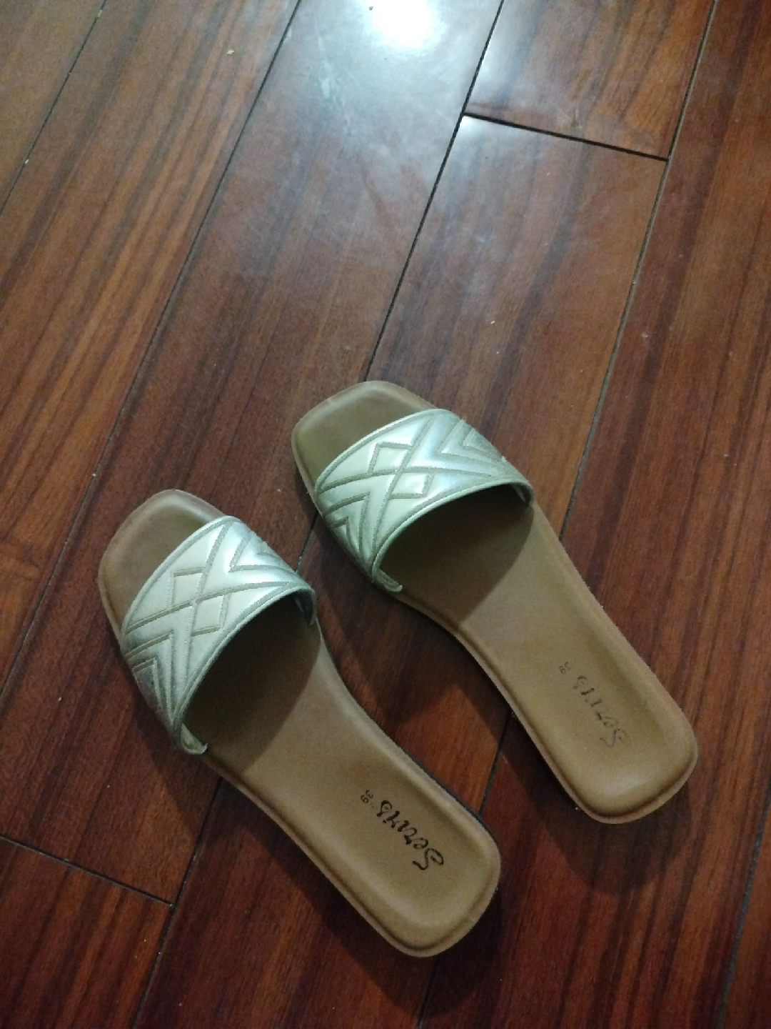 Serlys Size 39 Sandals