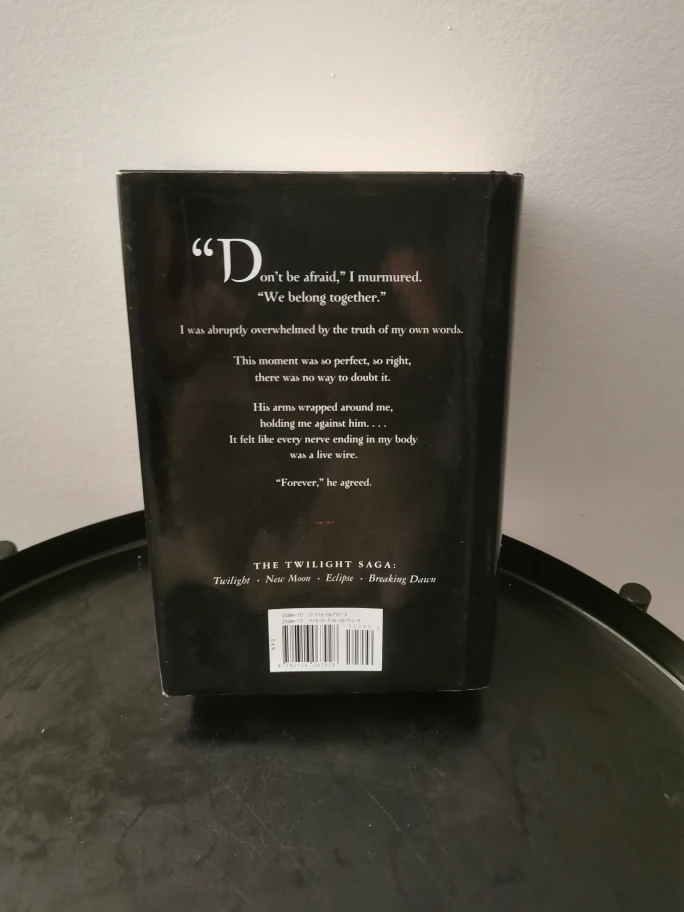 Breaking Dawn (Twilight Saga) - photo 2