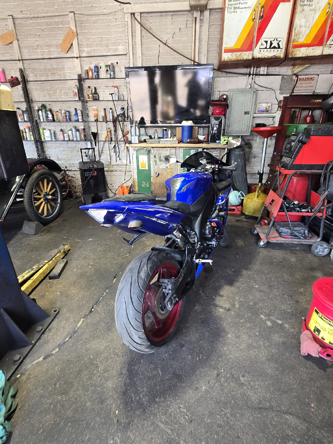 Yamaha R1 Blue Motorcycle