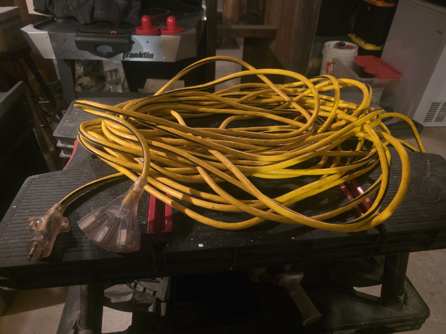 Yellow Extension Cord 100 feet long heavy duty