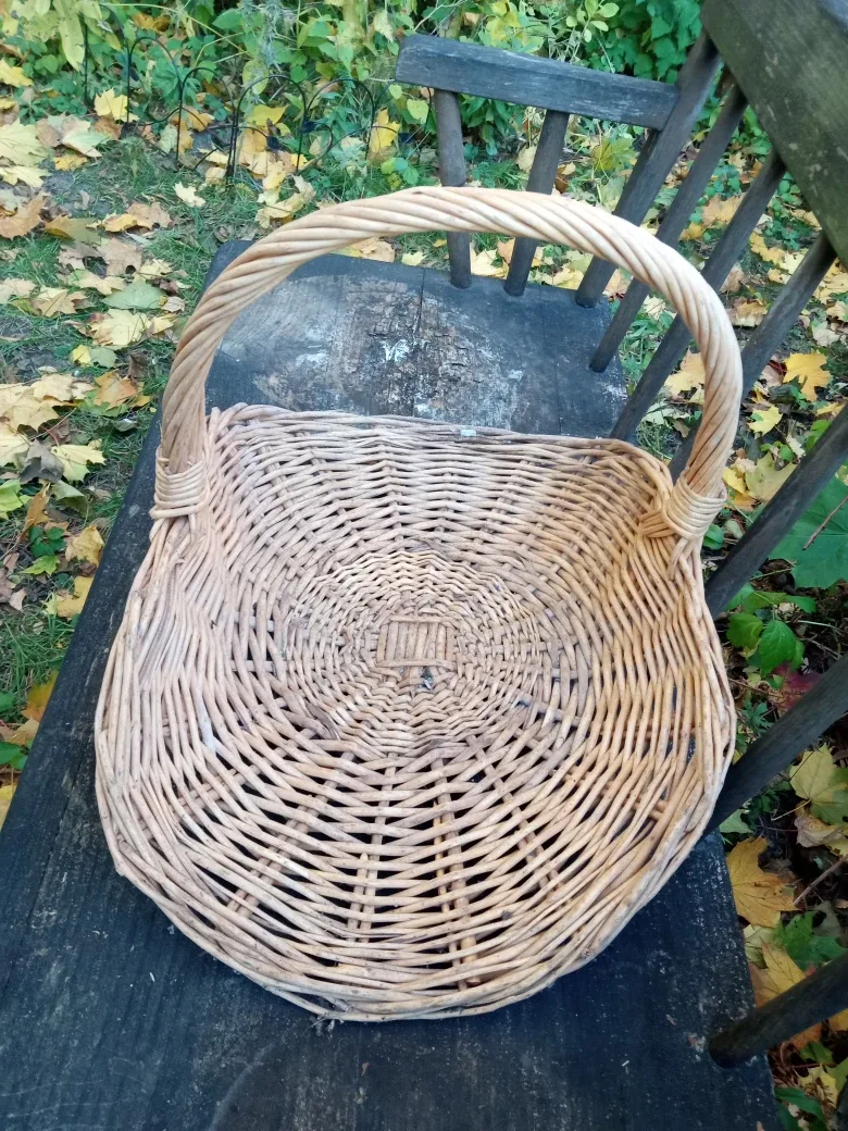 Wicker Basket with Handle image indicator(3)