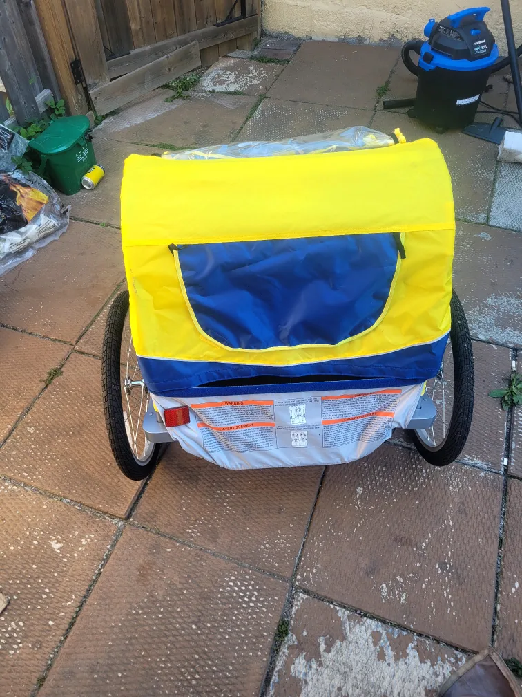 Schwinn Trailblazer Child Bike Trailer - Yellow/Blue image indicator(3)