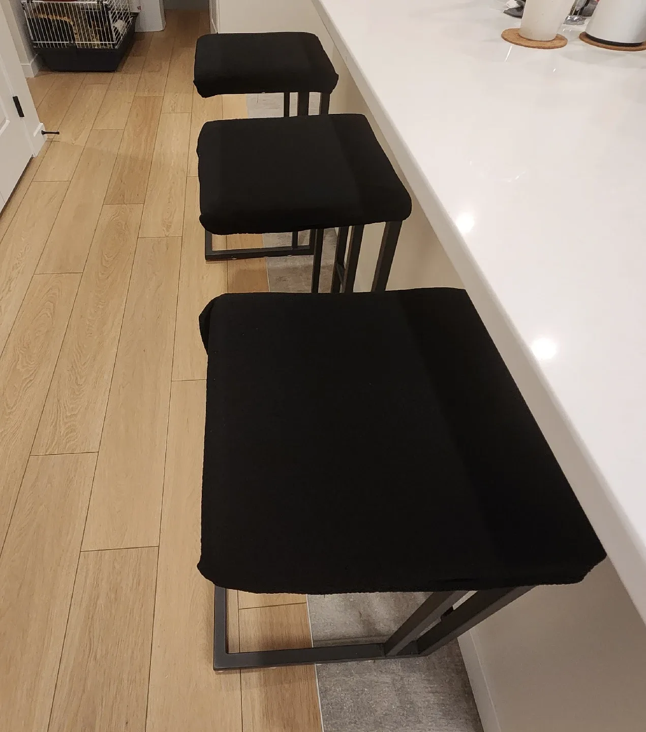 Black Stool with Metal Frame image indicator(8)