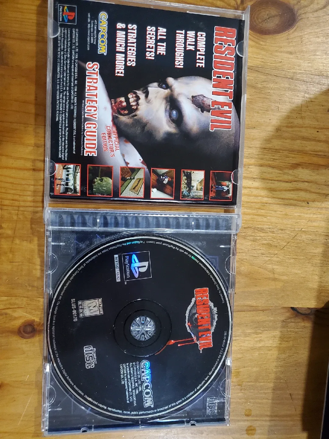 Resident Evil: Director's Cut - Playstation Game image indicator(3)