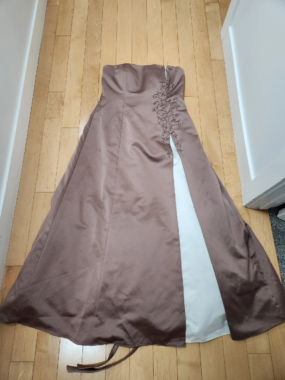 Brown Strapless Formal Dress - Size Large image indicator(3)