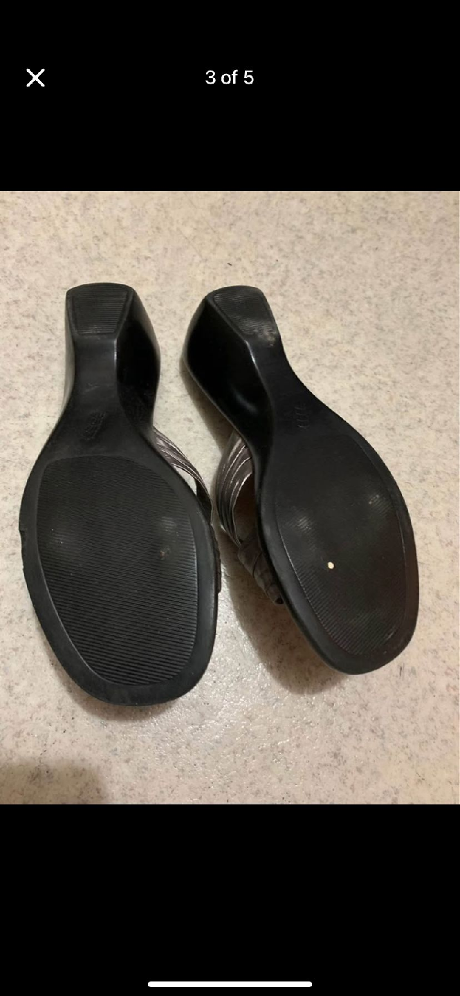 Italian Shoemakers Bronze Sandals - Size 8 - photo 5