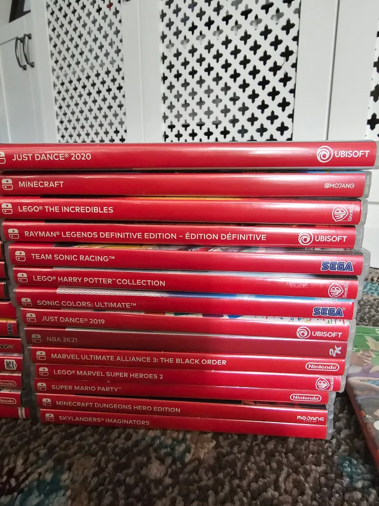 1 new + 30 used Nintendo Switch games image indicator(2)