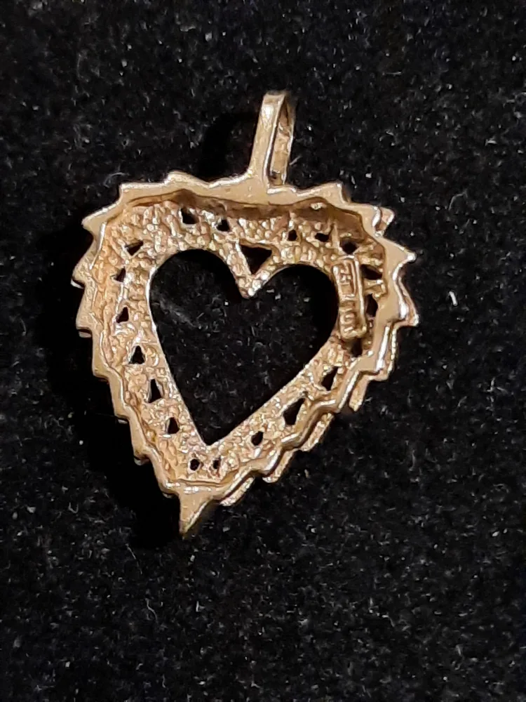 Authentic Genuine Solid 10K Diamond Heart Pendant image indicator(6)