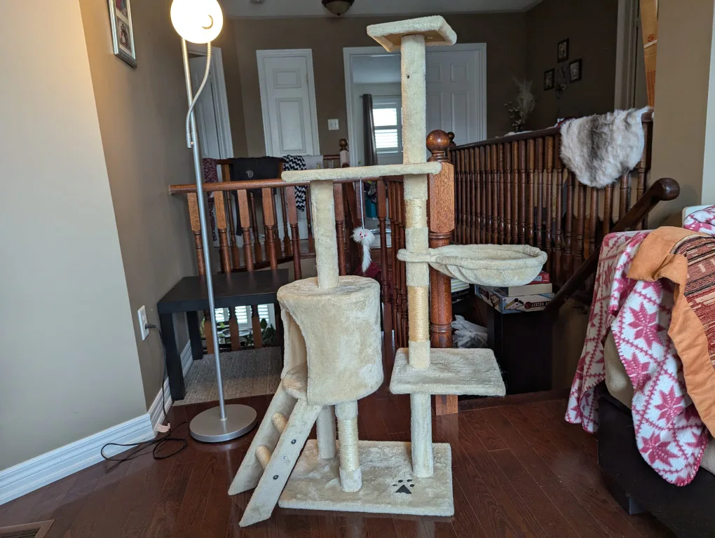 Cat Tree with Scratching Post image indicator(2)