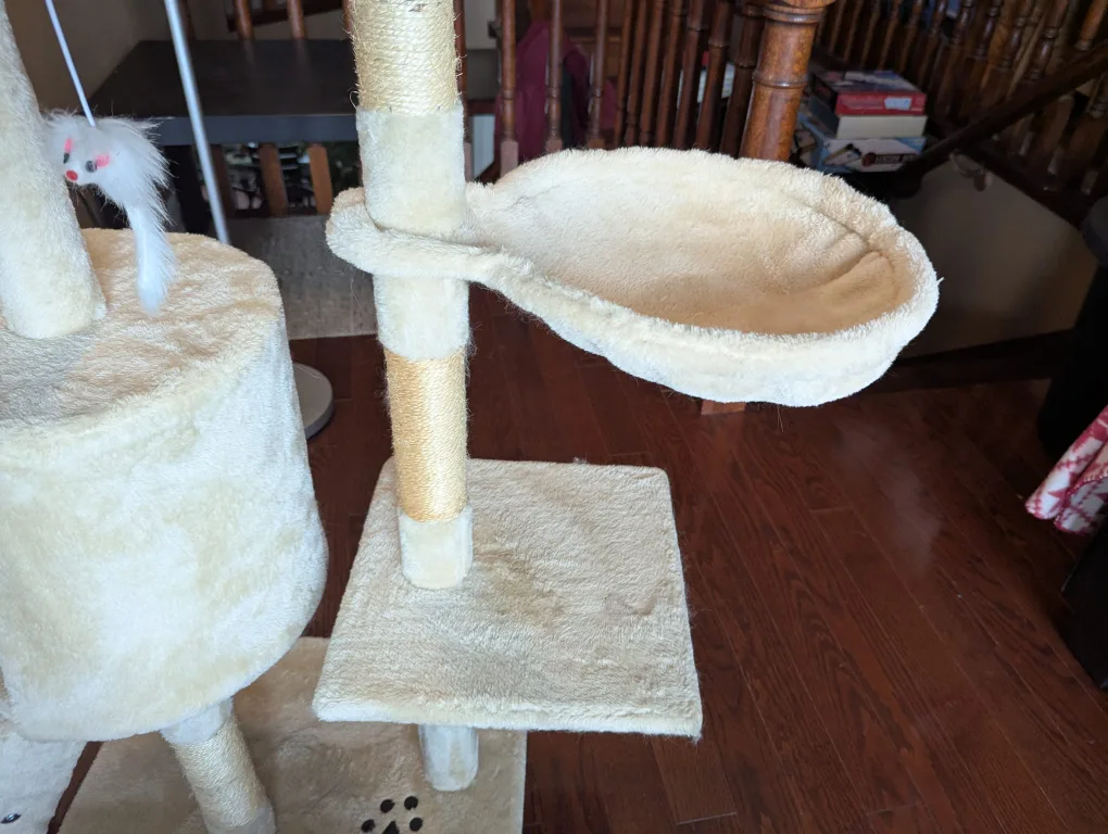 Cat Tree with Scratching Post image indicator(3)