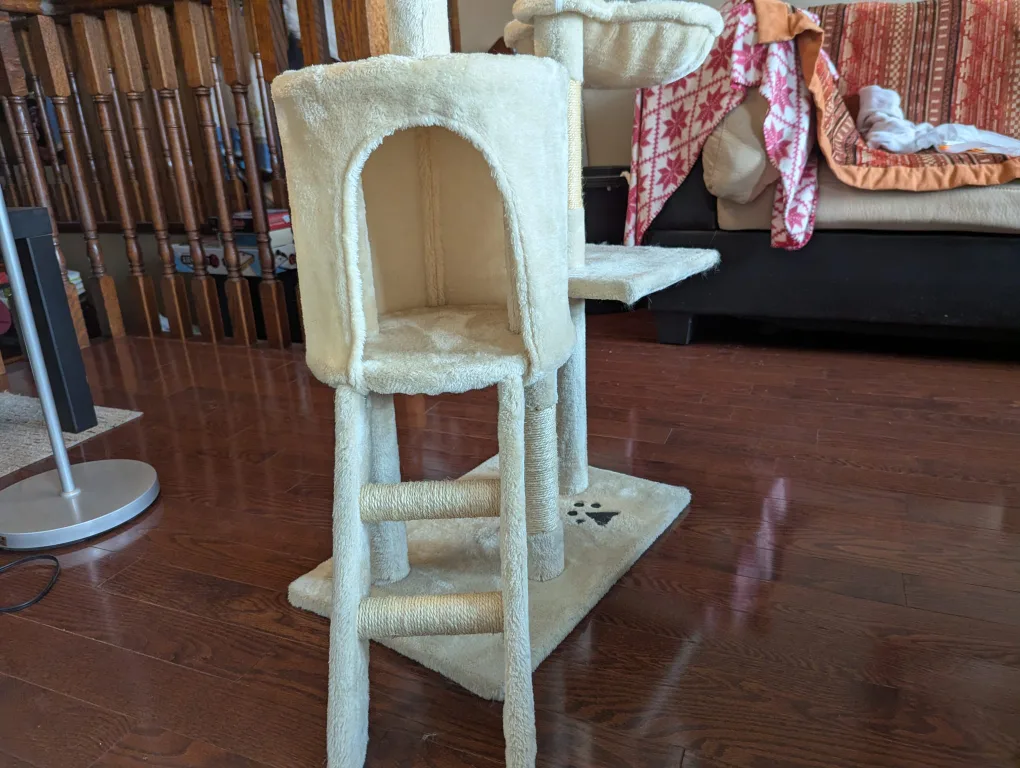 Cat Tree with Scratching Post image indicator(4)
