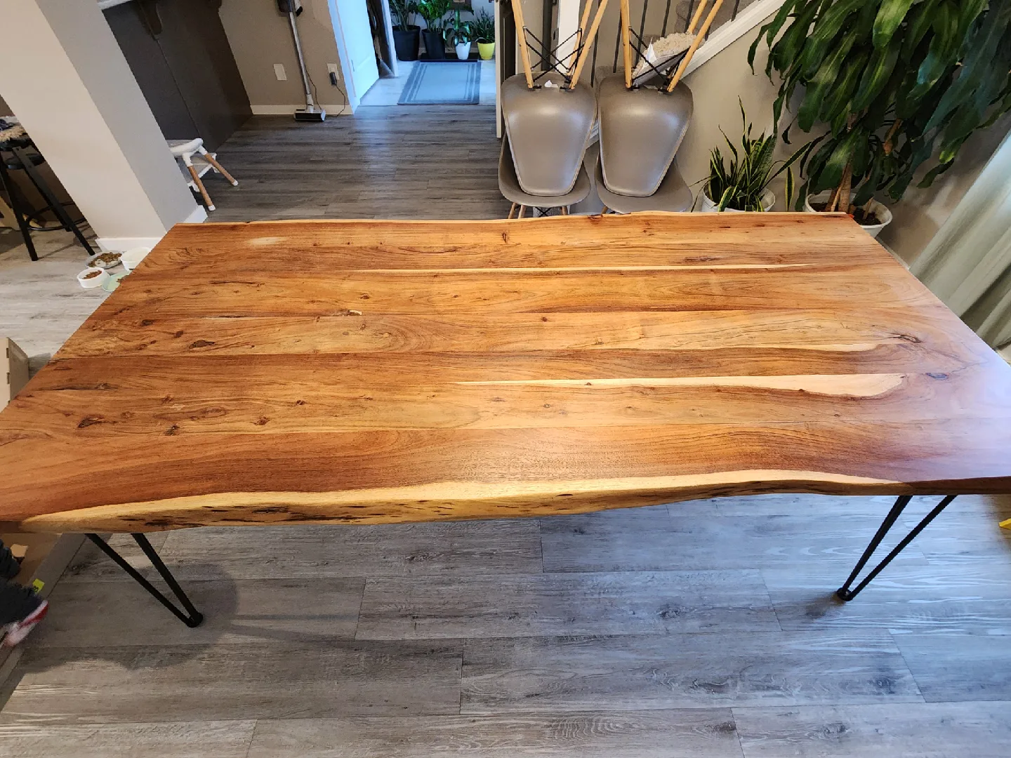 Live Edge Wood Dining Table image indicator(3)