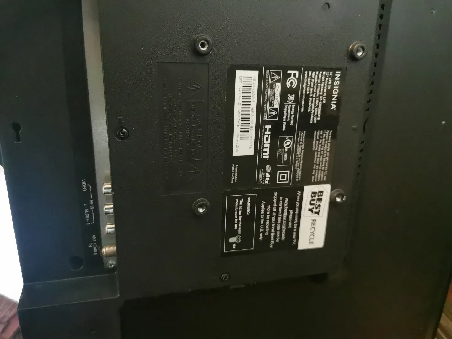 Insignia TV 32" HD TV image indicator(3)