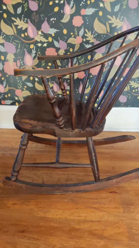 Antique Windsor Rocking Chair - Dark Wood image indicator(5)