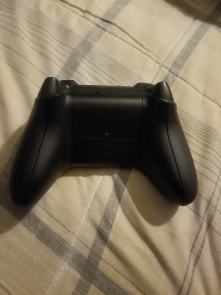 Xbox Series X/S Black Controller image indicator(2)