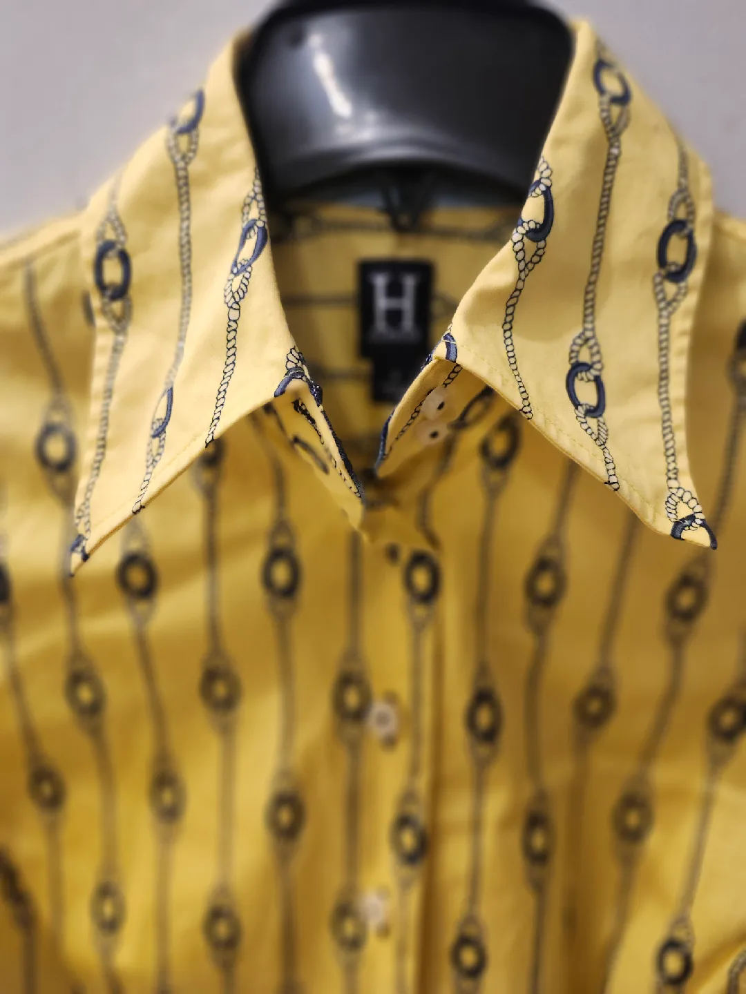 Tommy Hilfiger Yellow Chain Print Button Down - Size 4 image indicator(4)