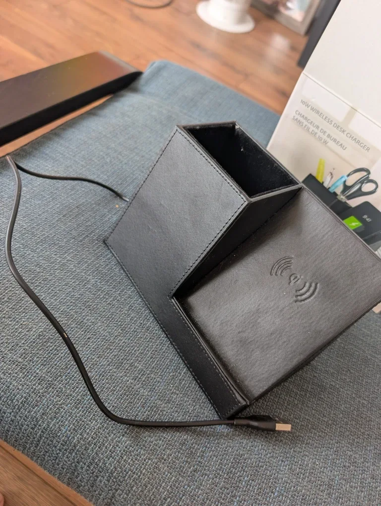 10W Wireless Desk Charger image indicator(2)