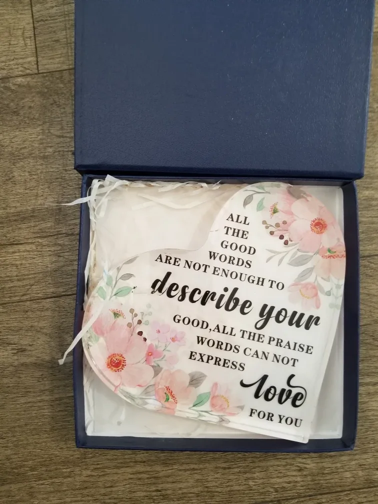 Heart Shaped Acrylic Plaque with Box image indicator(2)