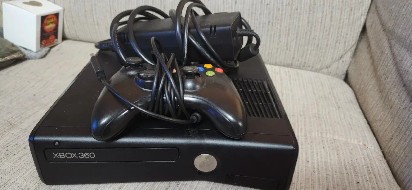 Xbox 360 with Controller