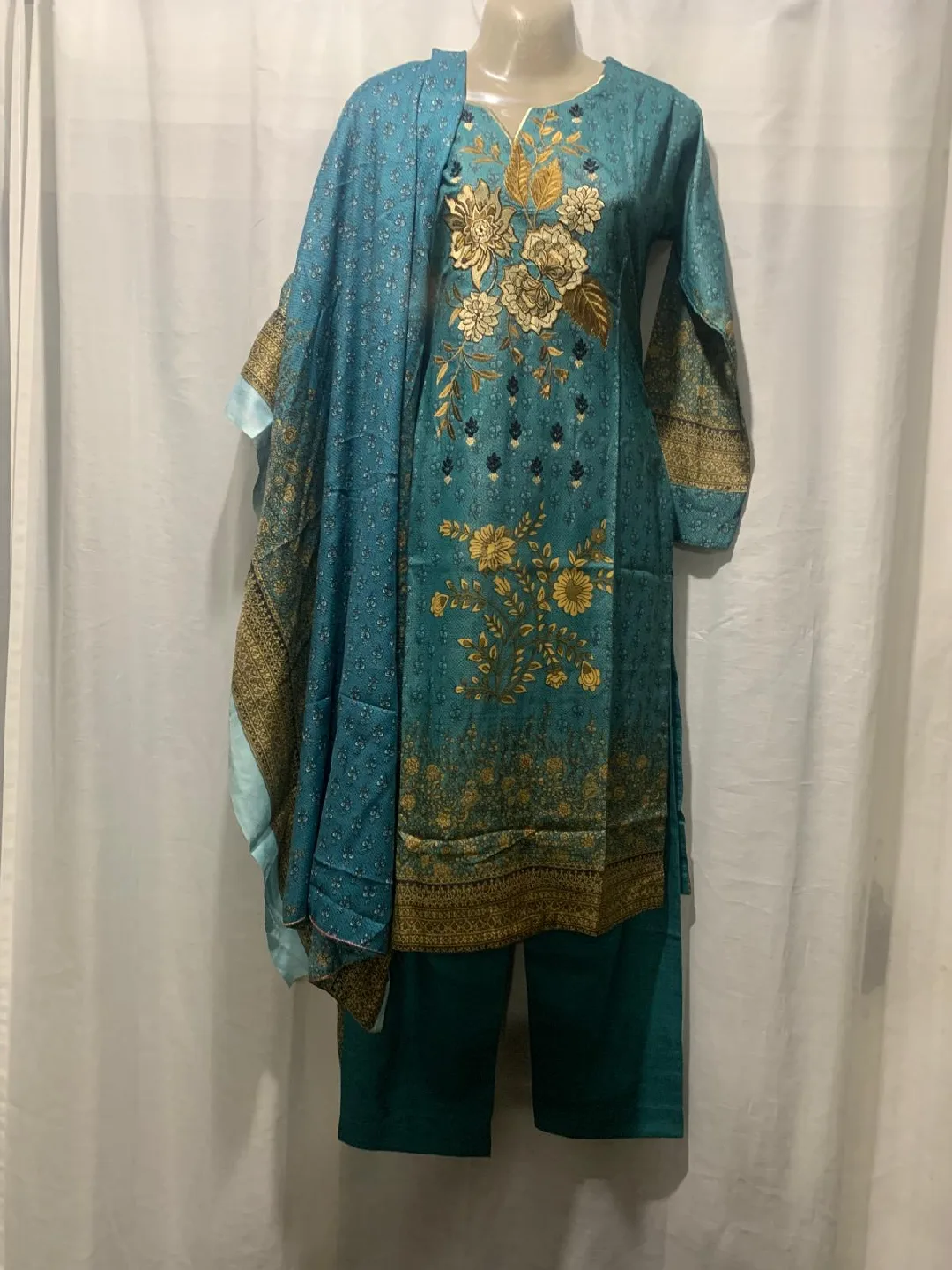 3 Piece Salwar Kameez Suit Set image indicator(5)