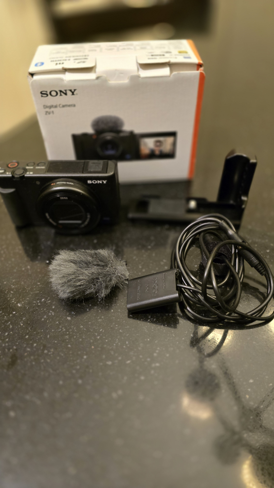 Sony ZV-1 Digital Camera - Like New! - photo 3