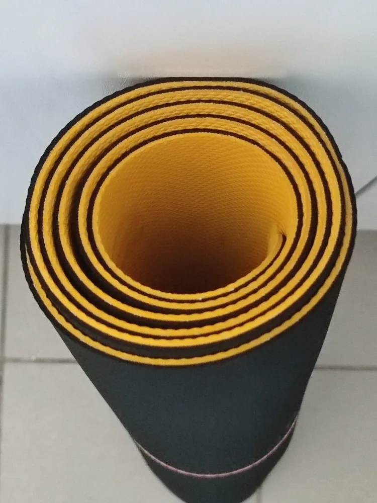 Stylish Black & Yellow Yoga Matt image indicator(2)