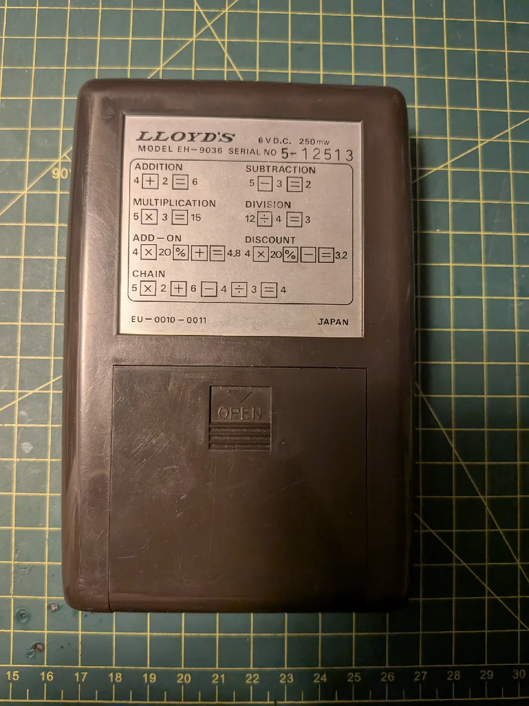 Vintage Calculator with manual and case image indicator(3)