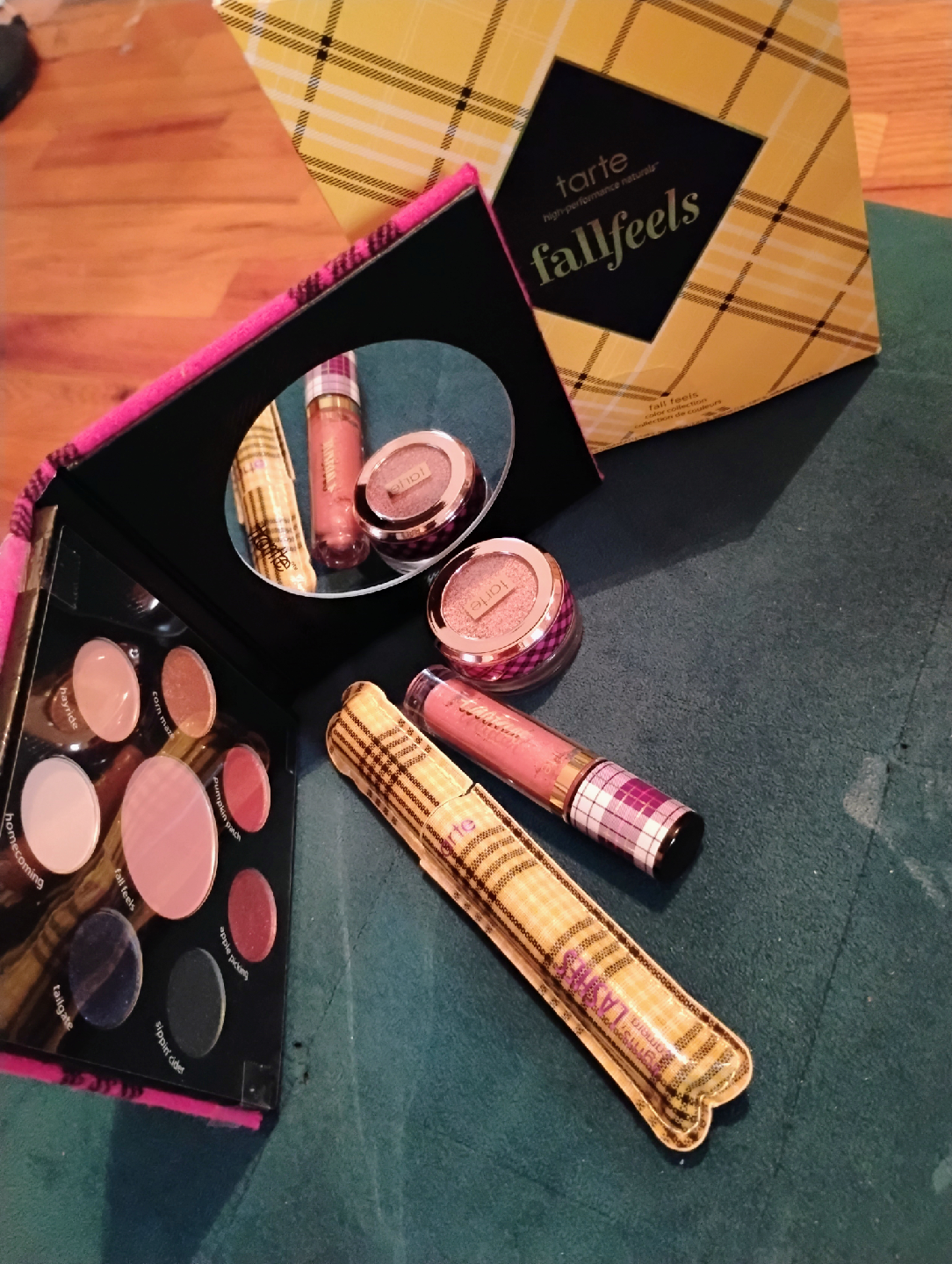 Fall Feels Makeup Set