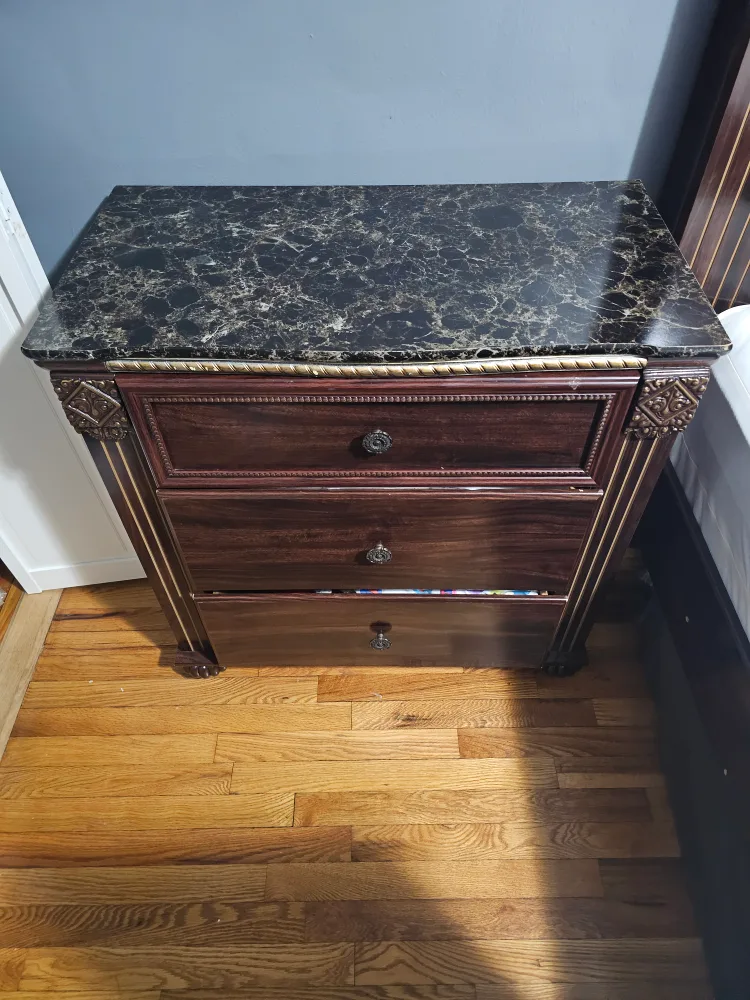 Bedroom Set - Bed, Dresser, Nightstand, Mirror image indicator(3)