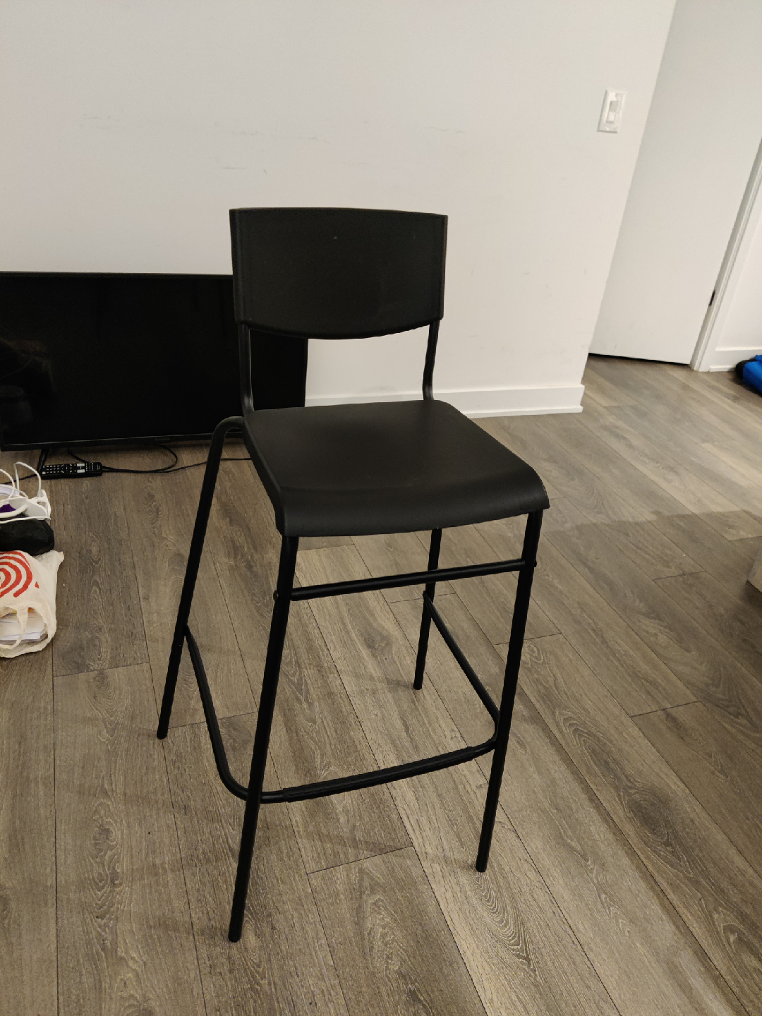 Bar Stool (4 stools available)