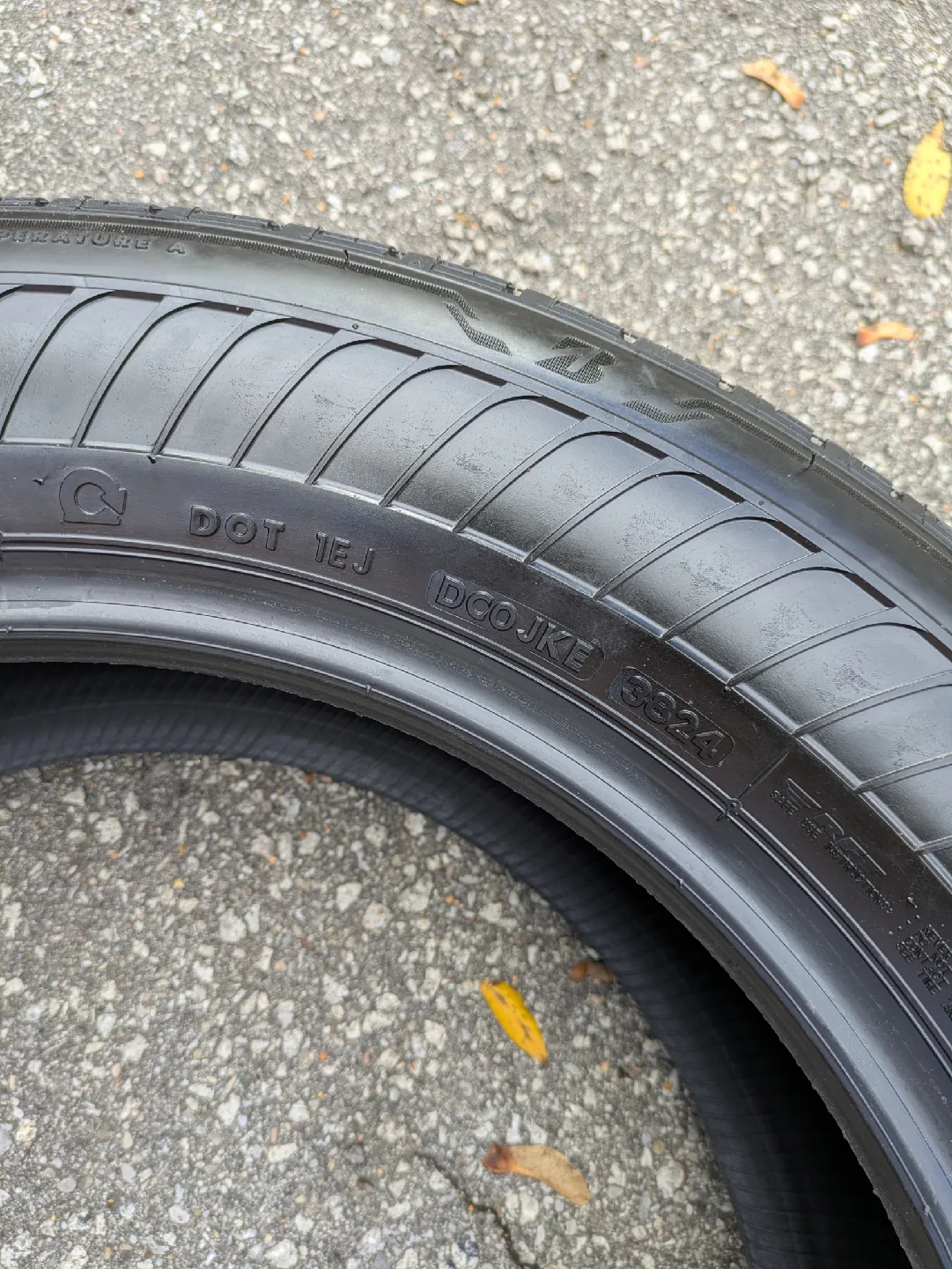 Bridgestone Alenza Tires - 235/60R18 image indicator(2)