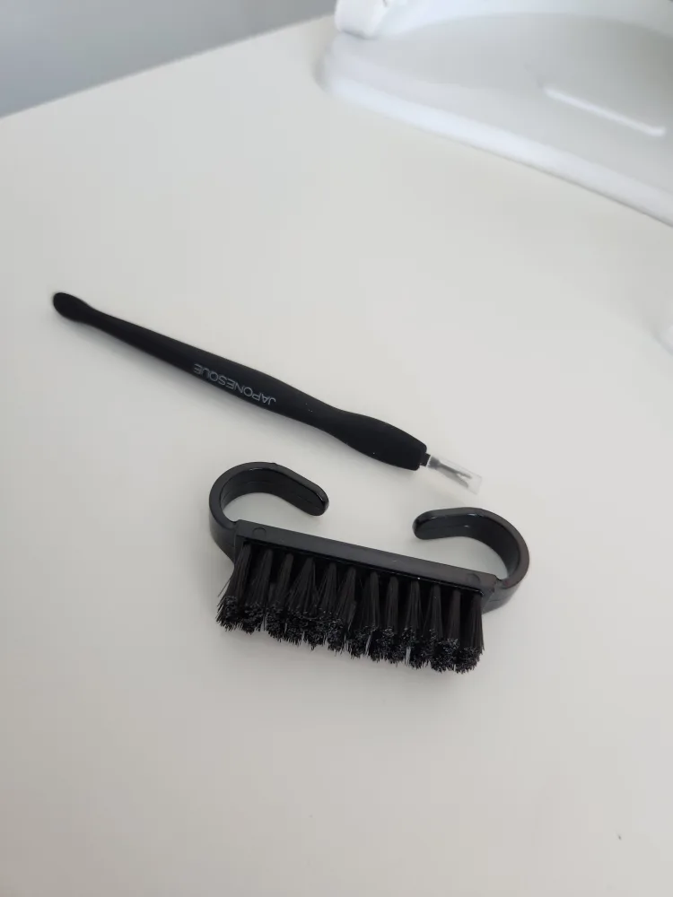 Nail kit for a bar of chocolate (free) image indicator(4)