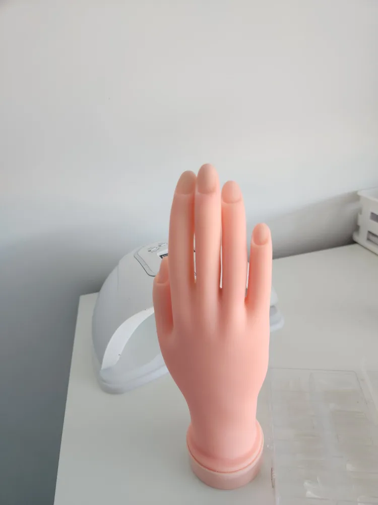 Nail kit for a bar of chocolate (free) image indicator(6)