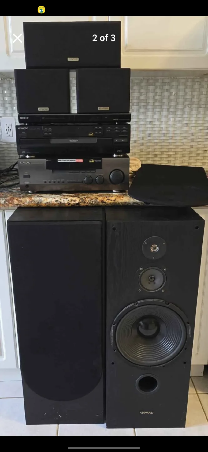 Kenwood Stereo System with Speakers image indicator(3)