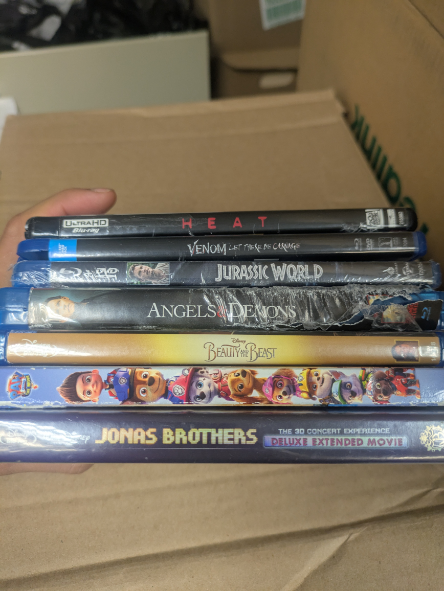 DVD Movies: Heat, Venom, Jurassic World & More! - photo 2