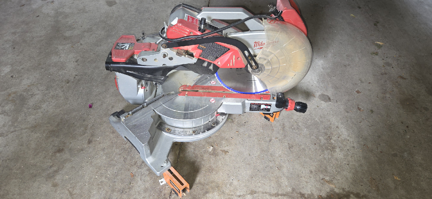 Milwaukee 12" Sliding Compound Miter Saw corded - photo 2