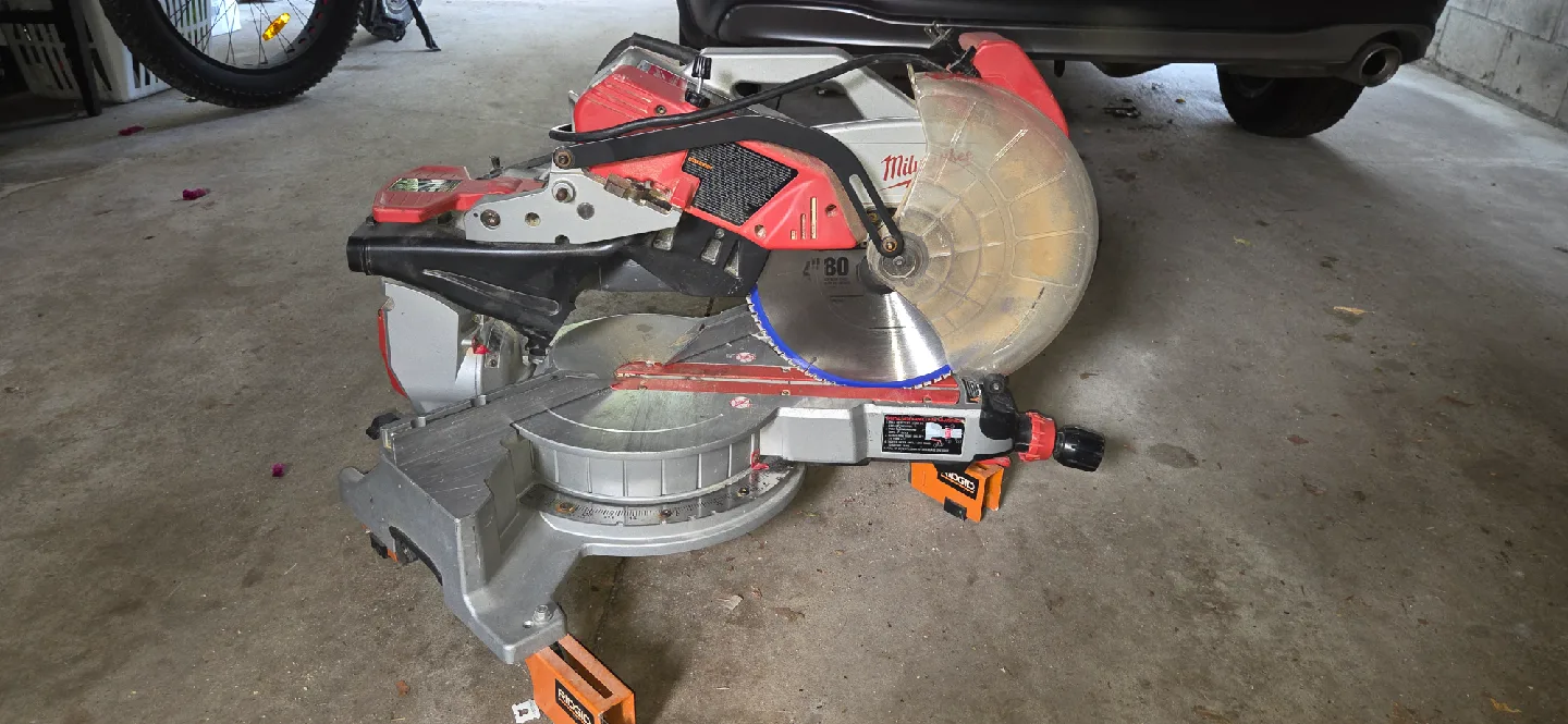 Milwaukee 12" Sliding Compound Miter Saw corded image indicator(3)