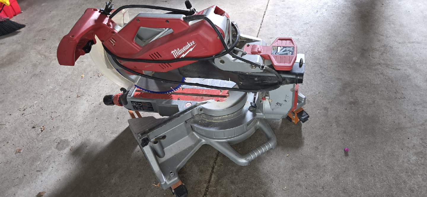 Milwaukee 12" Sliding Compound Miter Saw corded