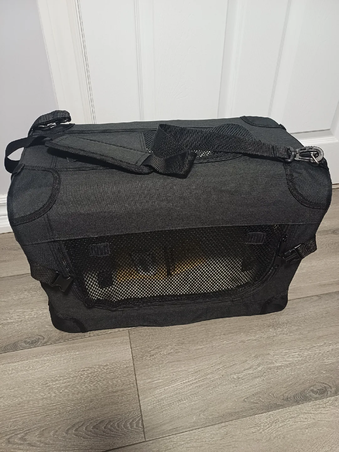 Veehoo Pet Carrier - Black image indicator(4)