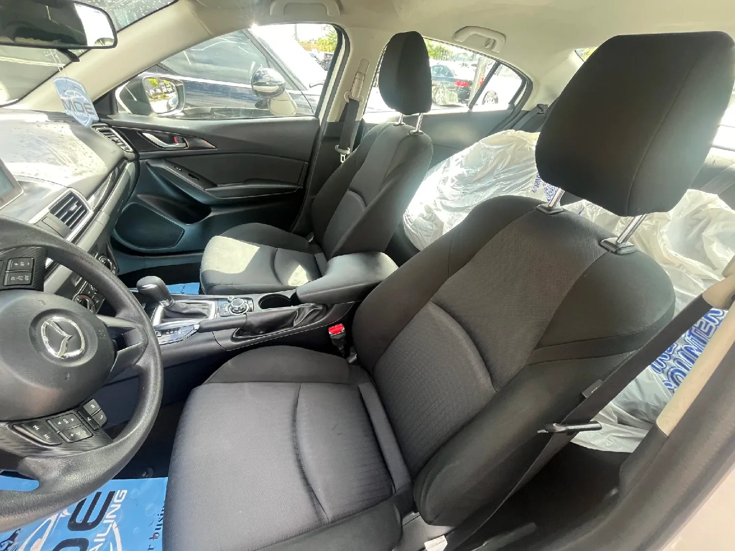 Mazda 3 Sedan image indicator(2)