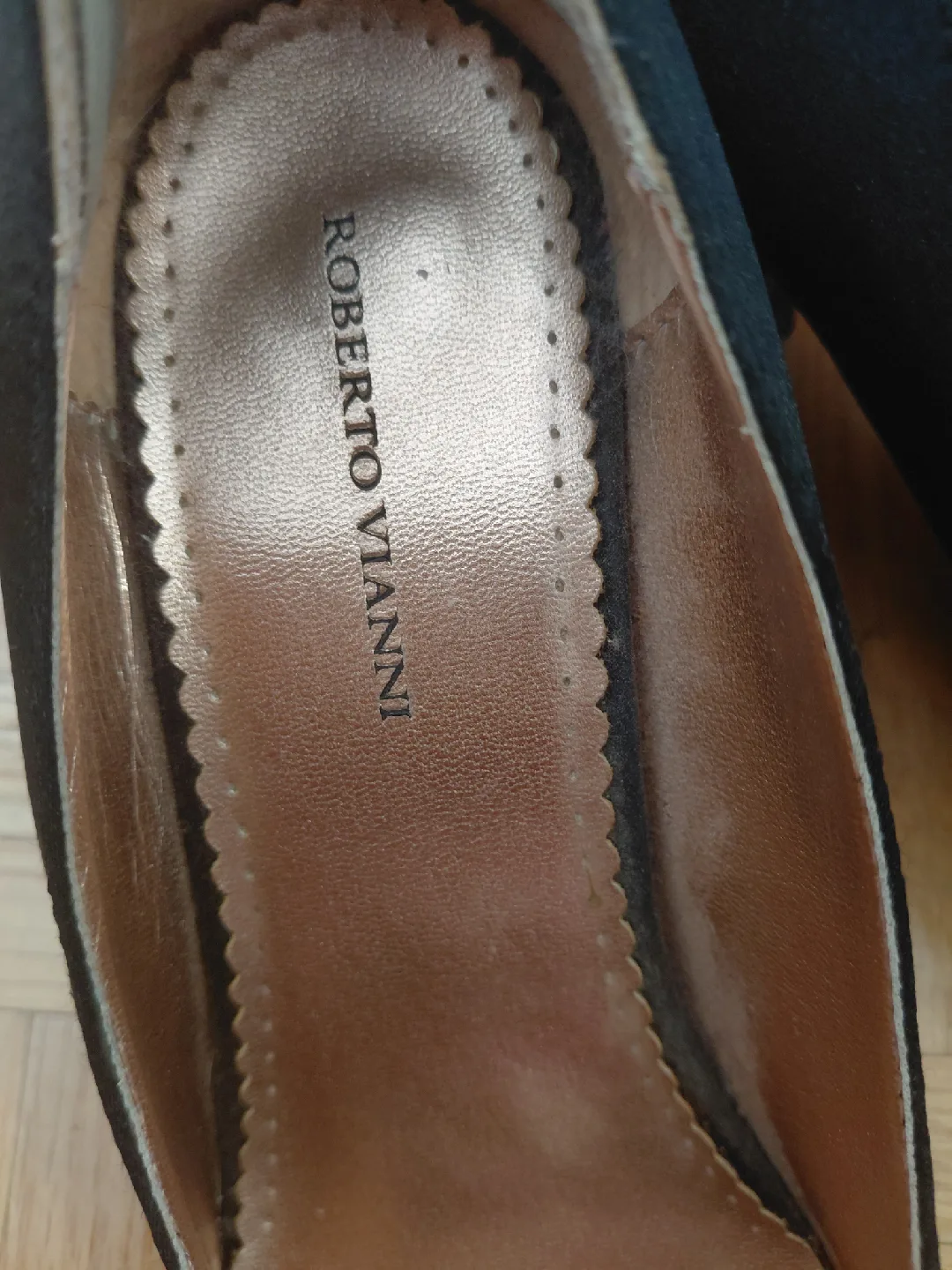 Roberto Vianni Black Heels - Size 38 image indicator(2)